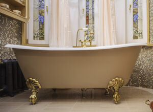 old fashioned bathtub
